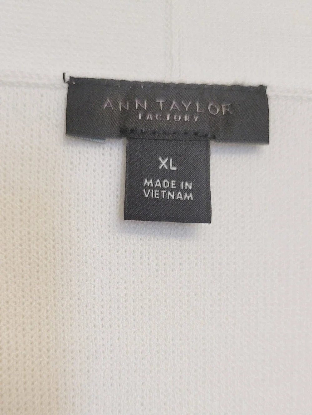 Ann Taylor Ivory V-Neck Sleeveless Knit Tank XL - Picture 4 of 7